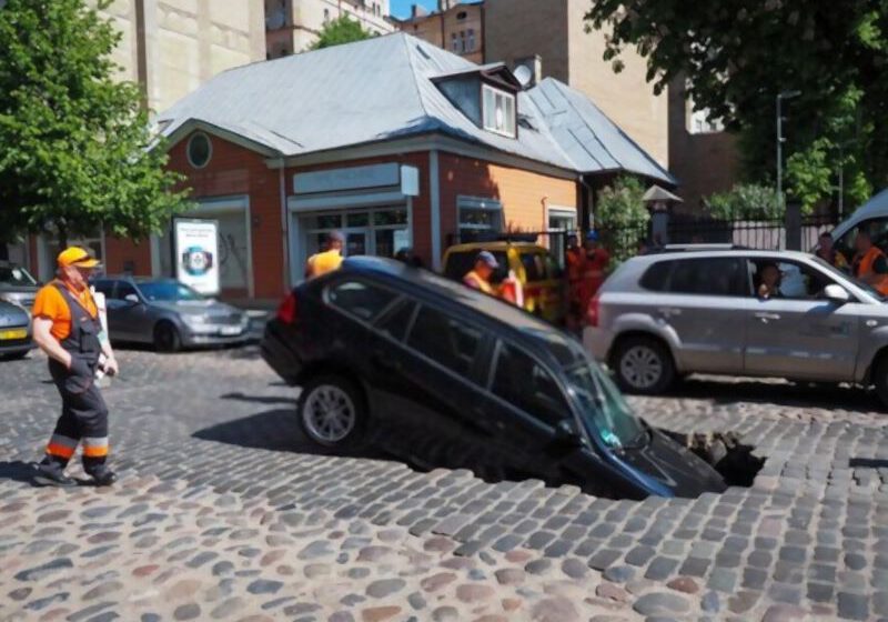 car in the sinkhole